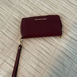 Michael Kors Wristlet. Great condition.